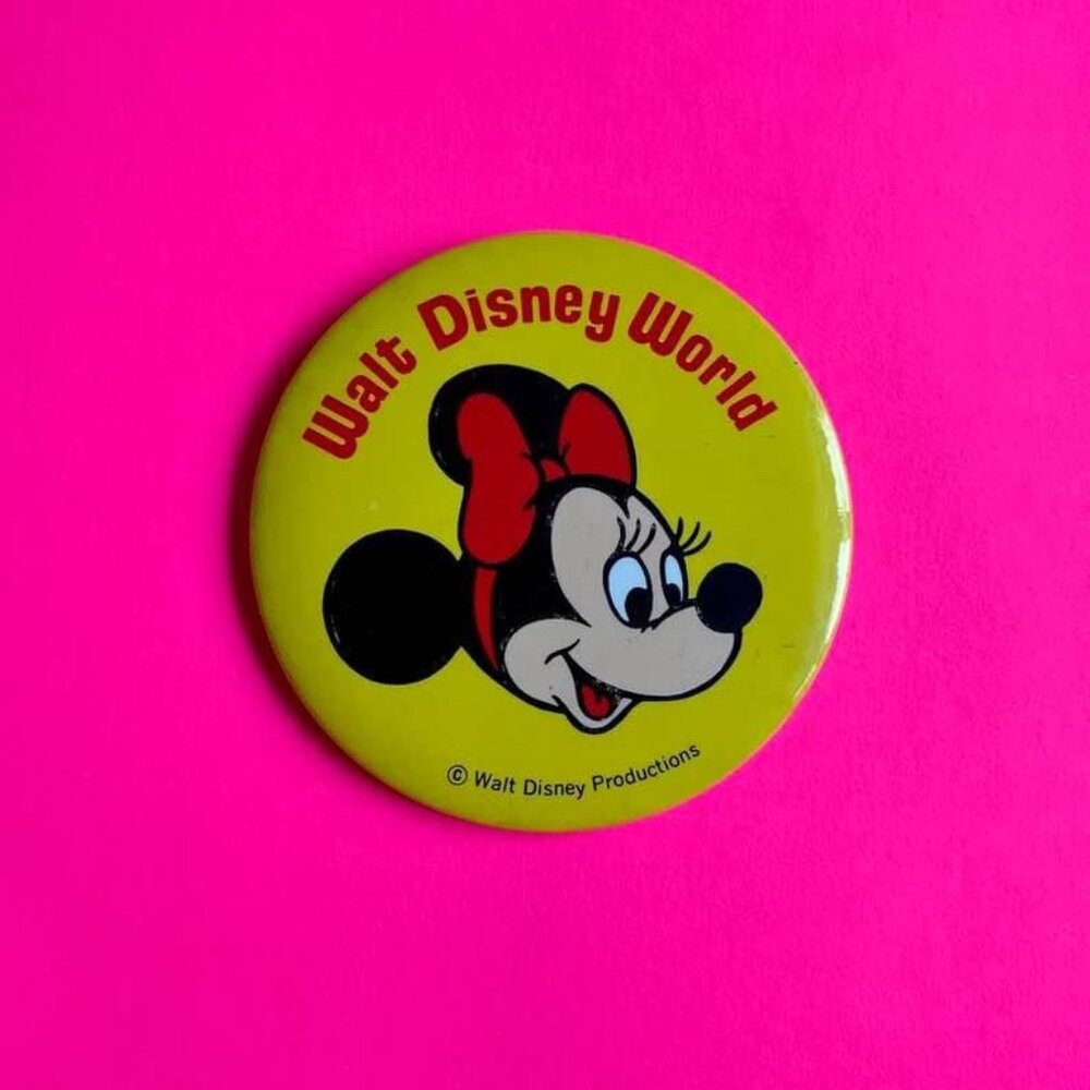 Vintage 1980s’ Walt Disney World Minnie Mouse Pinback Button Souvenir